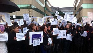 Trabajadores de Orizonia en Madrid protestan contra el cierre y los despidos.