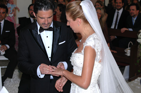 Julio Pérez y Lydia Piñero en un momento de la ceremonia.