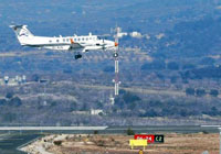 La avioneta a punto de aterrizar en el aeropuerto de Castellón.
