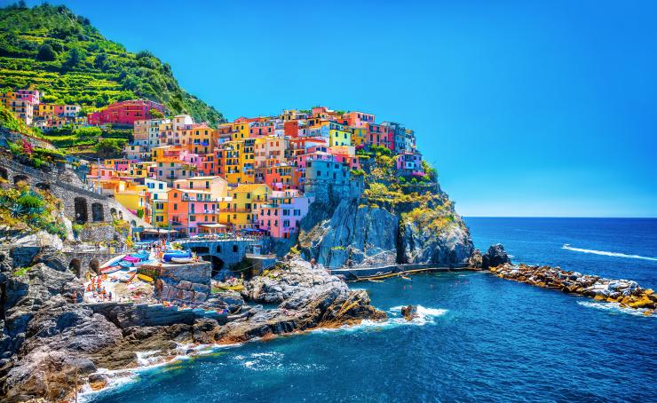 Un pueblo italiano multará a los turistas con hasta 2.500 euros por usar chanclas