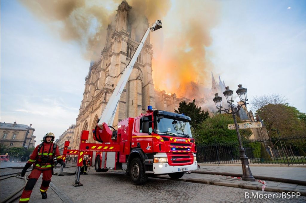 Louis Vuitton, L&#39;Oreal y Total donan 600 millones para reconstruir Notre Dame | Noticias de ...