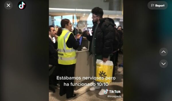 El viral truco de unos pasajeros para que Ryanair no les cobre el equipaje  de mano, Noticias de La Chispa