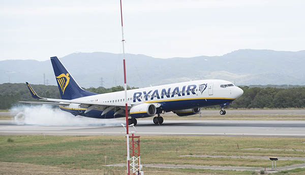 Ryanair: pagar por embarcar la maleta de mano es ilegal, Noticias de  Aerolíneas, rss1